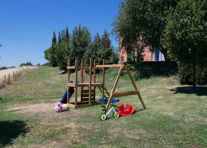 Tuscan Hilltop Farm Stay
