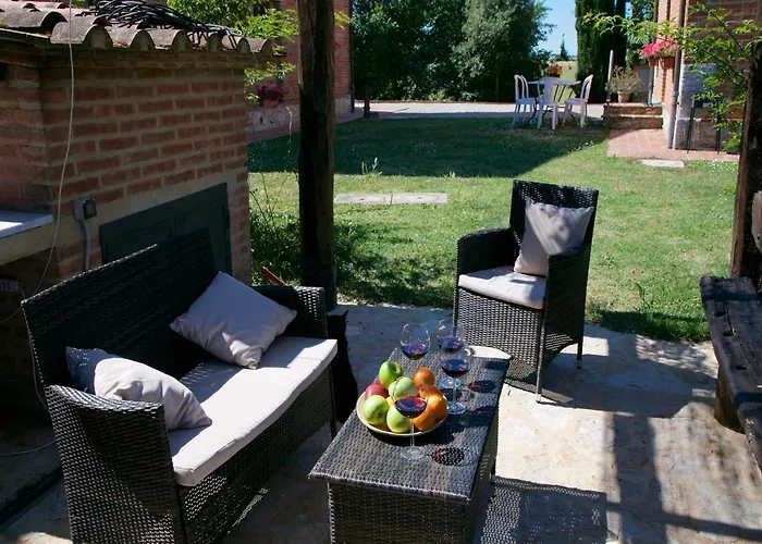 Lovely Farmhouse In Tuscany With Panoramic View